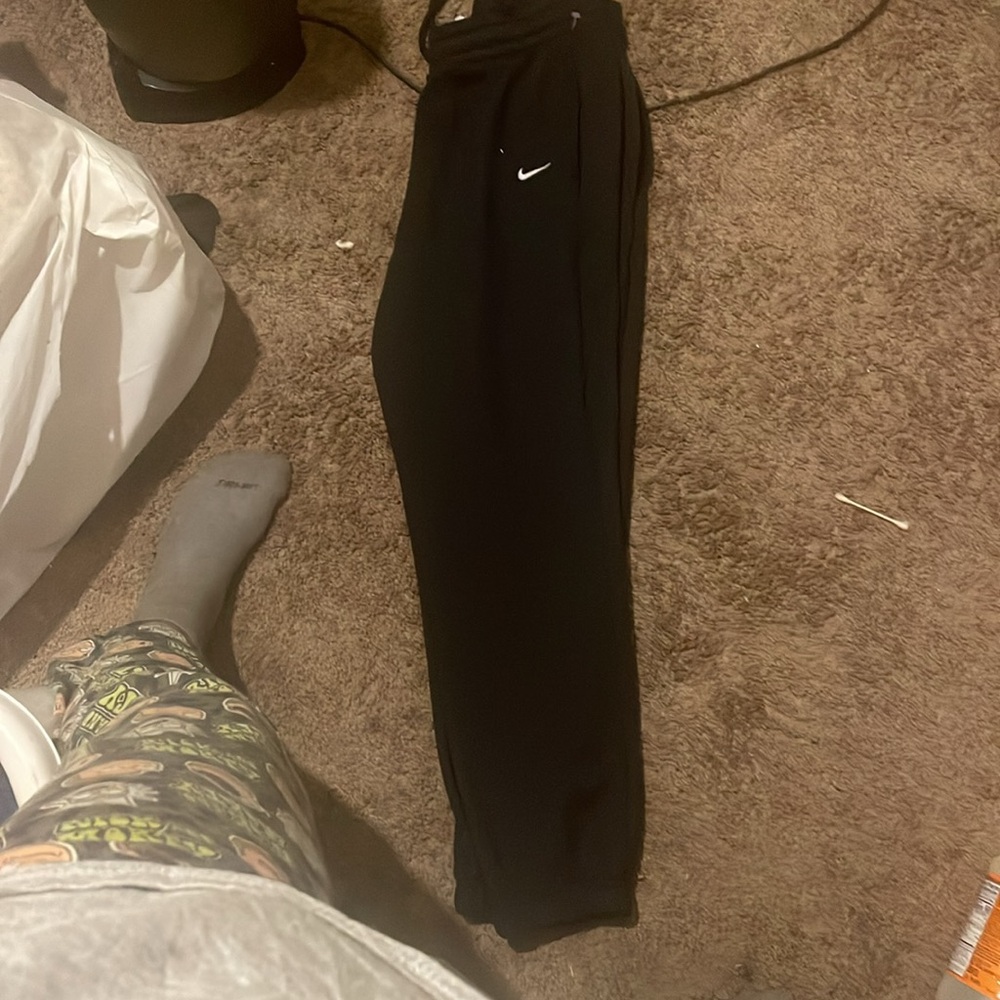 Nike - Picture 4 of 4